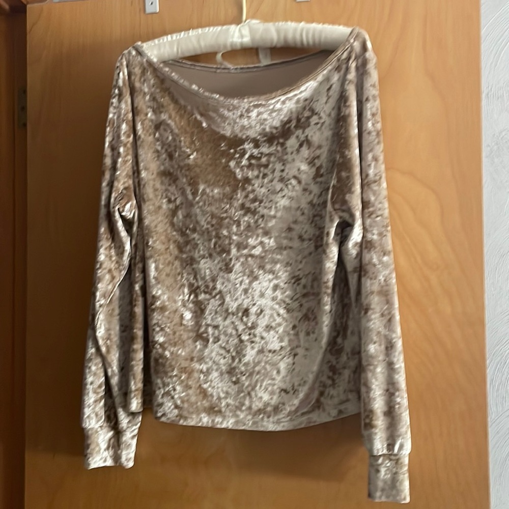 BuffBunny gold top